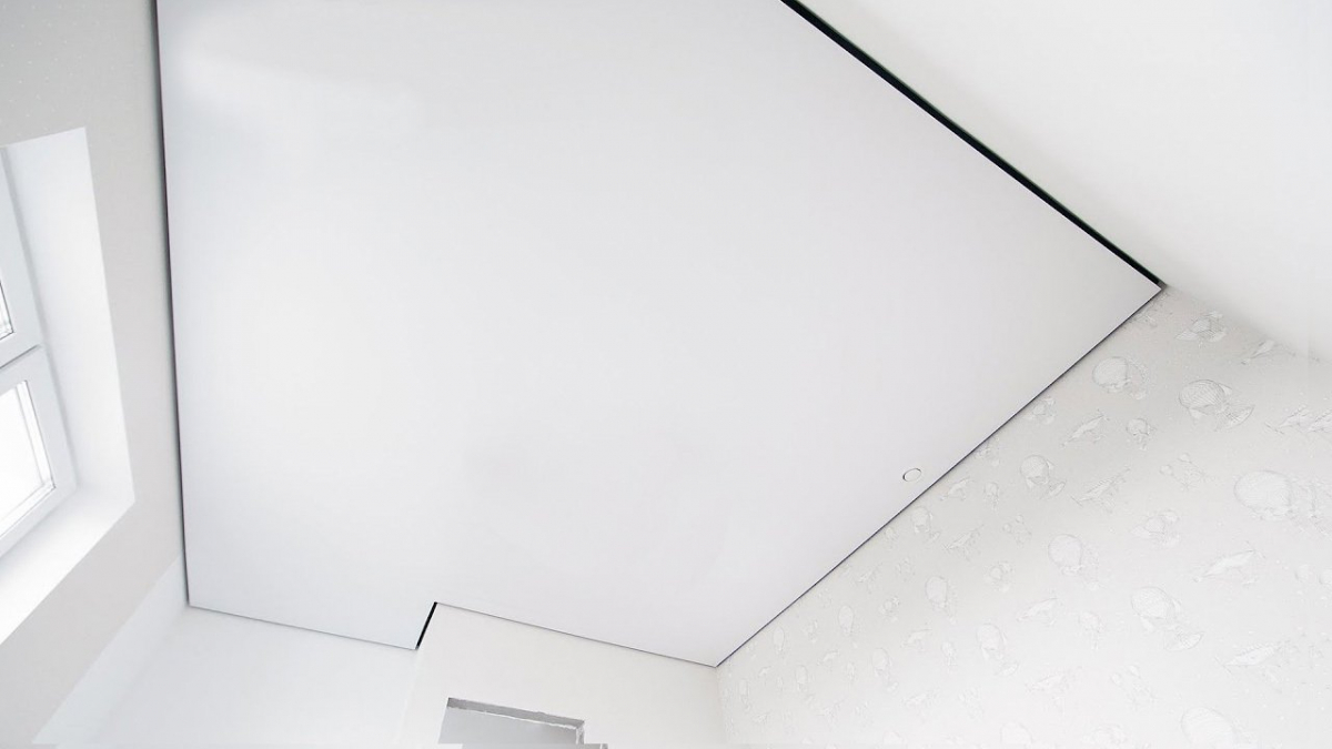 Натяжной потолок с теневым зазором без вставки
