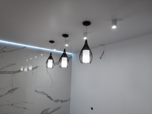 Стоимость двухуровневого потолка для кухни 12 м²