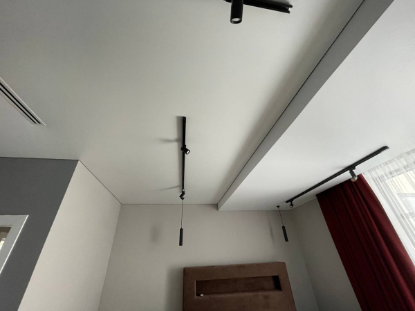 Стоимость двухуровневого потолка для кухни 12 м²