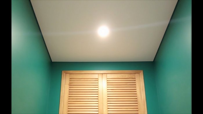 Натяжной потолок с теневым зазором без вставки