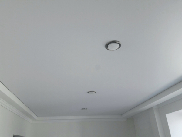 Натяжной потолок в спальню