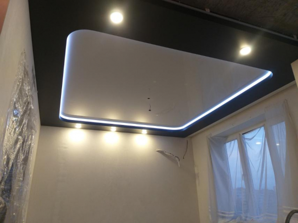 Натяжной потолок в спальню